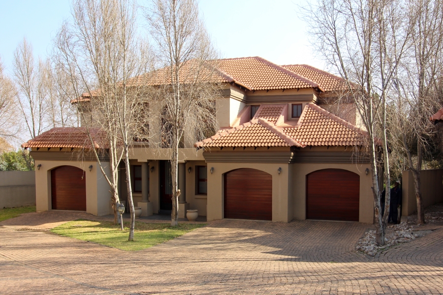 5 Bedroom Property for Sale in Waterkloof Ridge Gauteng