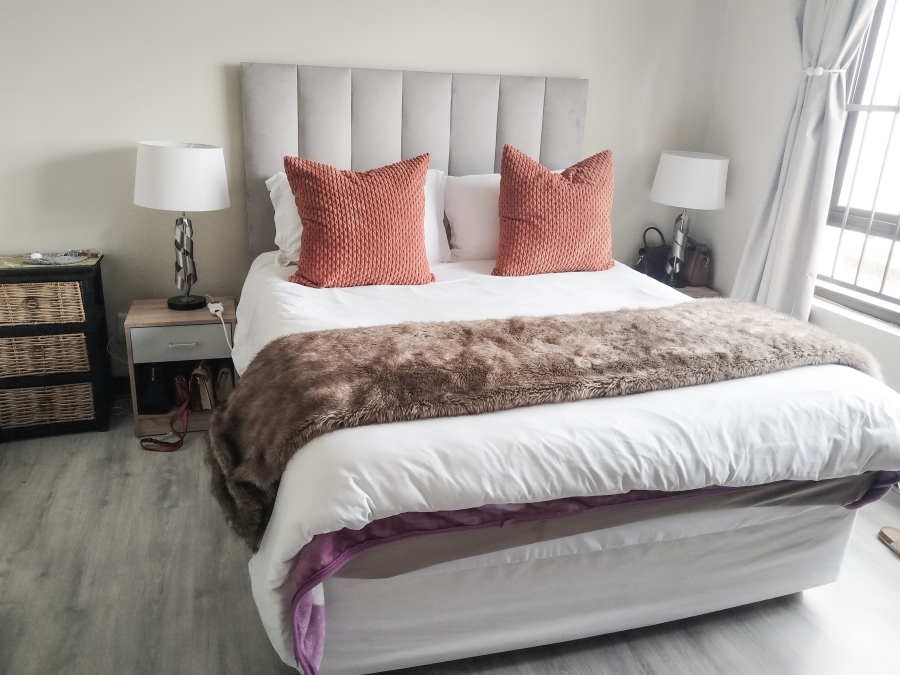 2 Bedroom Property for Sale in Erand Gardens Gauteng
