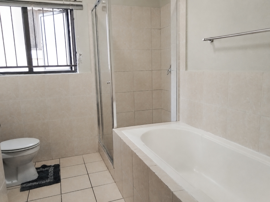 2 Bedroom Property for Sale in Erand Gardens Gauteng