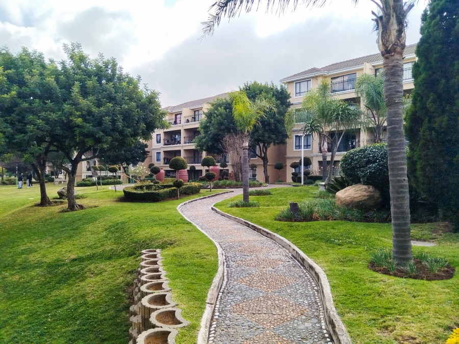 2 Bedroom Property for Sale in Erand Gardens Gauteng