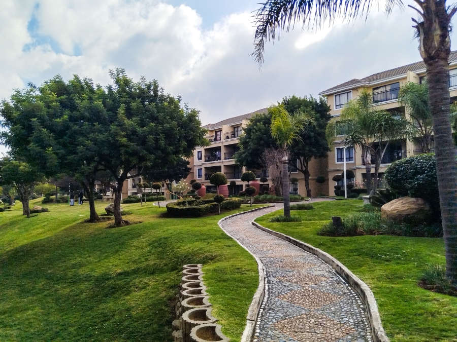 2 Bedroom Property for Sale in Erand Gardens Gauteng