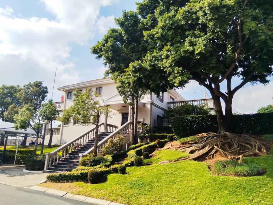 2 Bedroom Property for Sale in Erand Gardens Gauteng