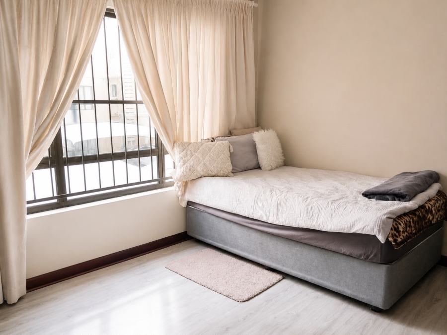 2 Bedroom Property for Sale in Erand Gardens Gauteng