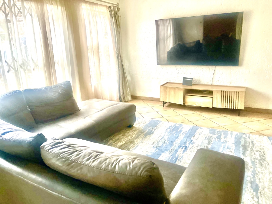 3 Bedroom Property for Sale in Buccleuch Gauteng