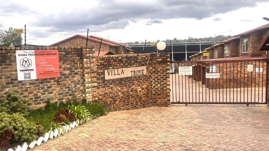 3 Bedroom Property for Sale in Buccleuch Gauteng