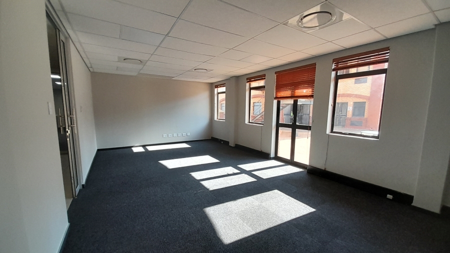 To Let Commercial Property for Rent in Faerie Glen Gauteng