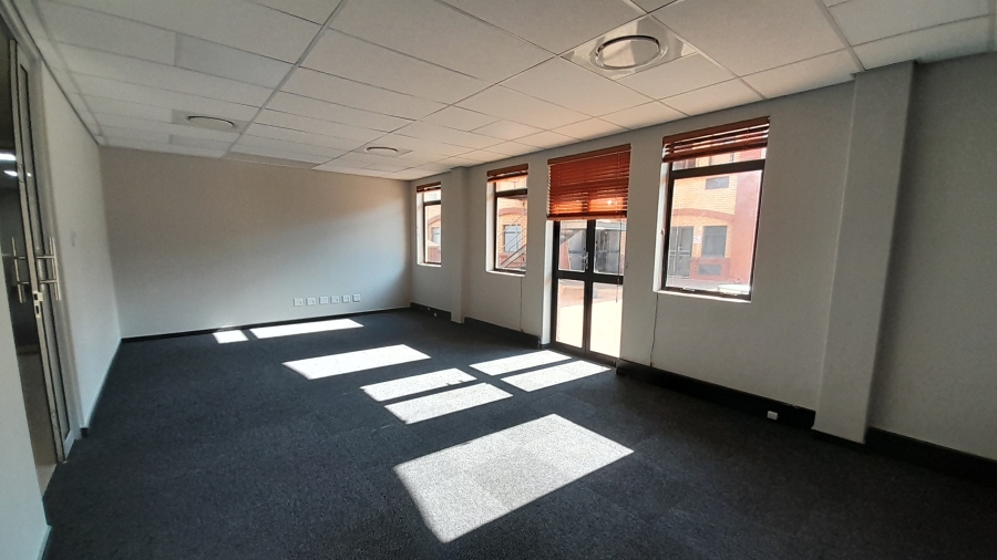 To Let Commercial Property for Rent in Faerie Glen Gauteng