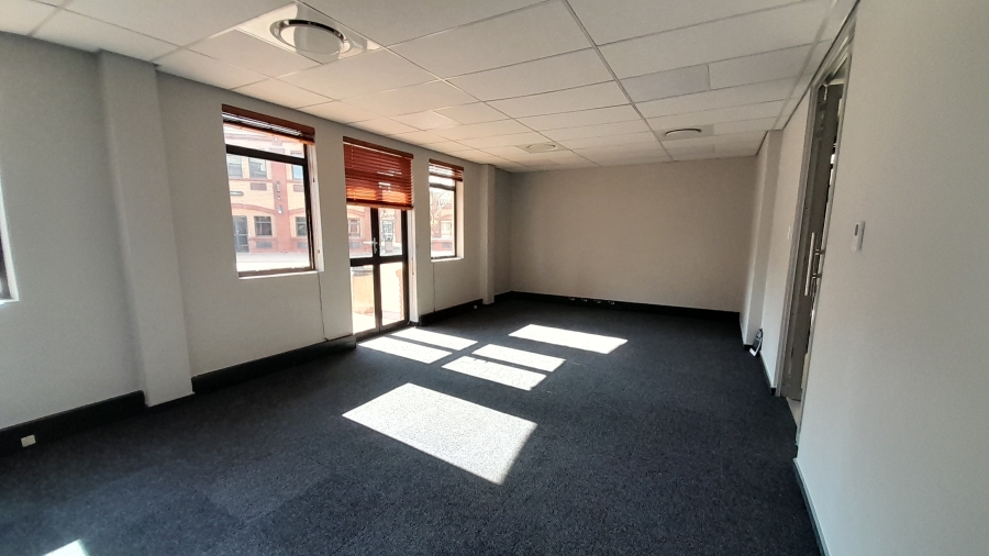 To Let Commercial Property for Rent in Faerie Glen Gauteng