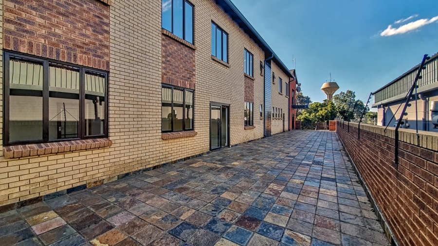 To Let Commercial Property for Rent in Honeydew Gauteng