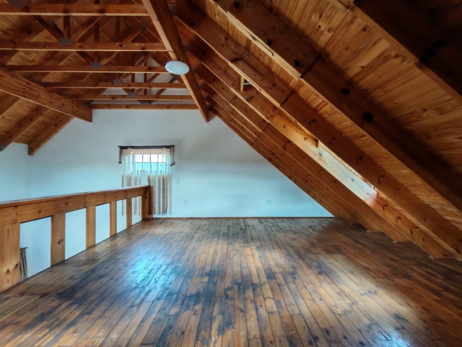 9 Bedroom Property for Sale in Unitas Park Gauteng