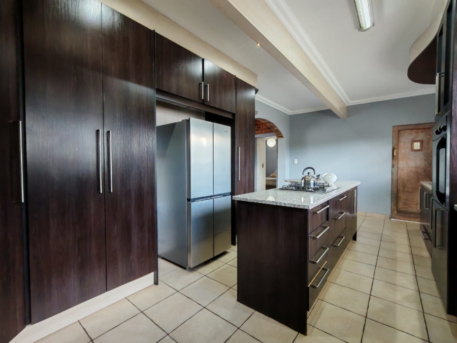 9 Bedroom Property for Sale in Unitas Park Gauteng