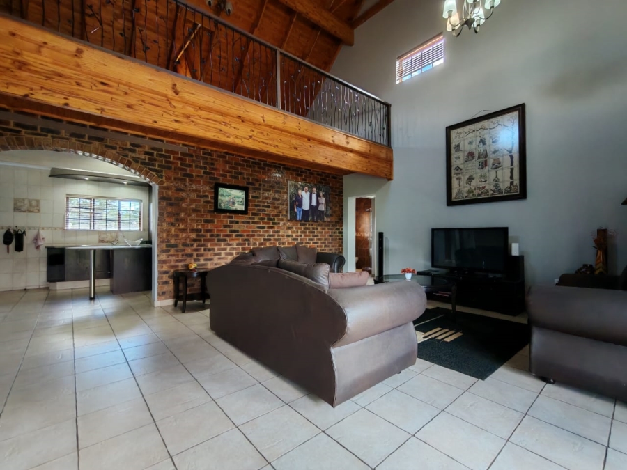9 Bedroom Property for Sale in Unitas Park Gauteng