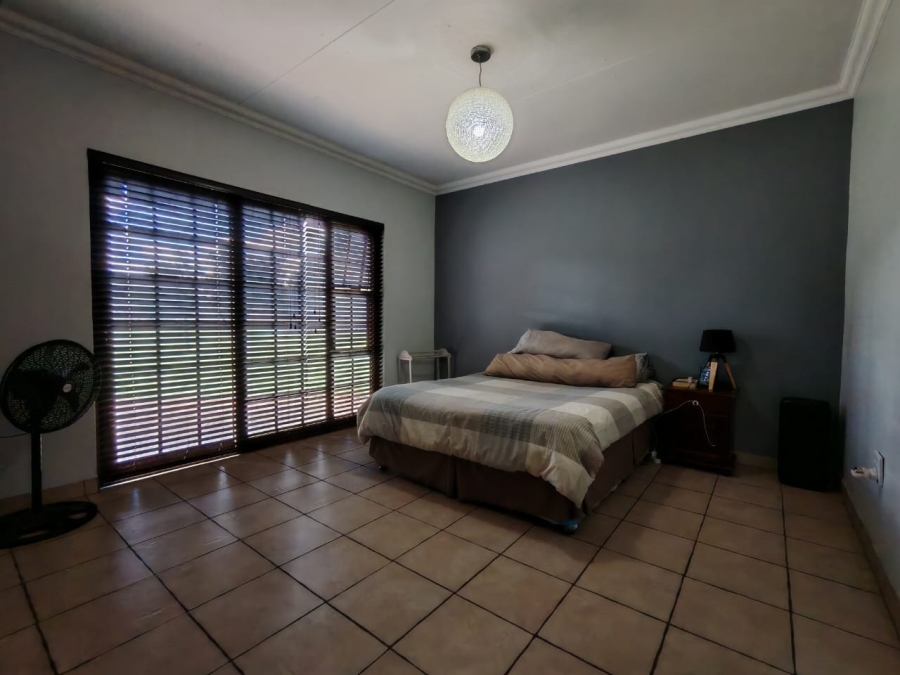 9 Bedroom Property for Sale in Unitas Park Gauteng
