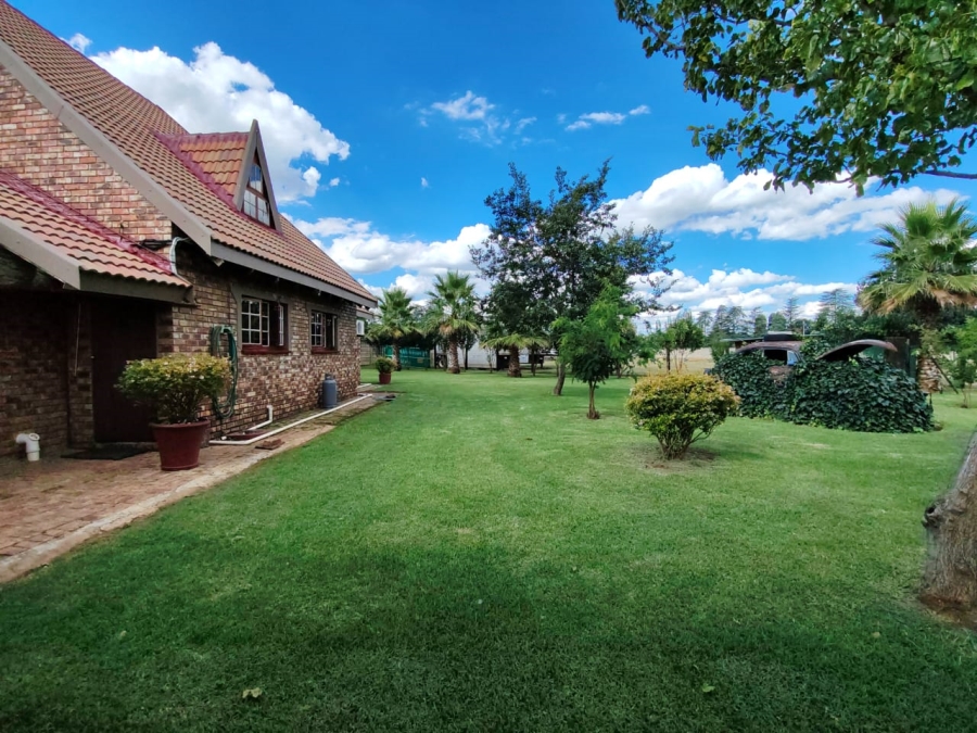 9 Bedroom Property for Sale in Unitas Park Gauteng