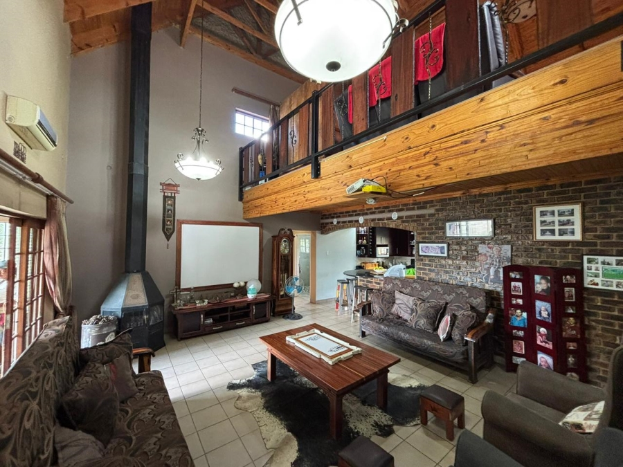 9 Bedroom Property for Sale in Unitas Park Gauteng