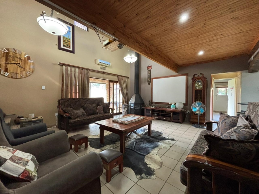 9 Bedroom Property for Sale in Unitas Park Gauteng