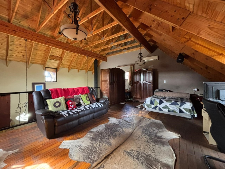9 Bedroom Property for Sale in Unitas Park Gauteng