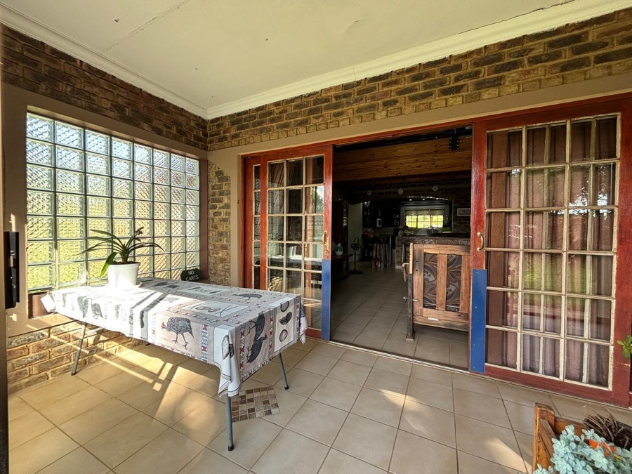 9 Bedroom Property for Sale in Unitas Park Gauteng