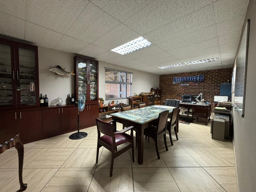 9 Bedroom Property for Sale in Unitas Park Gauteng