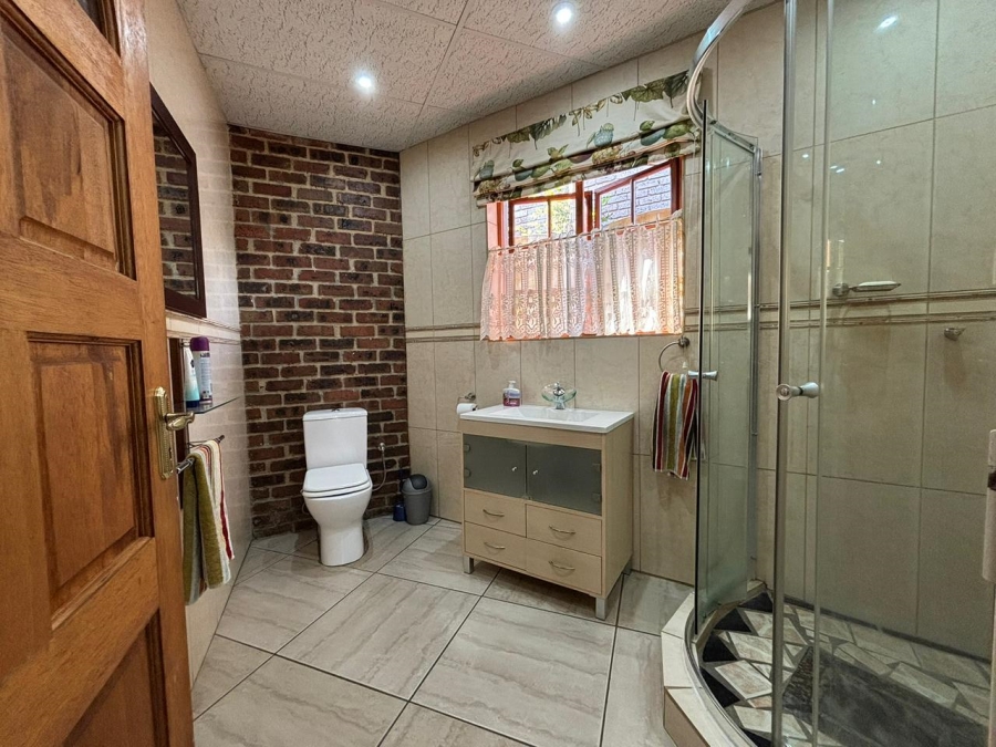 9 Bedroom Property for Sale in Unitas Park Gauteng