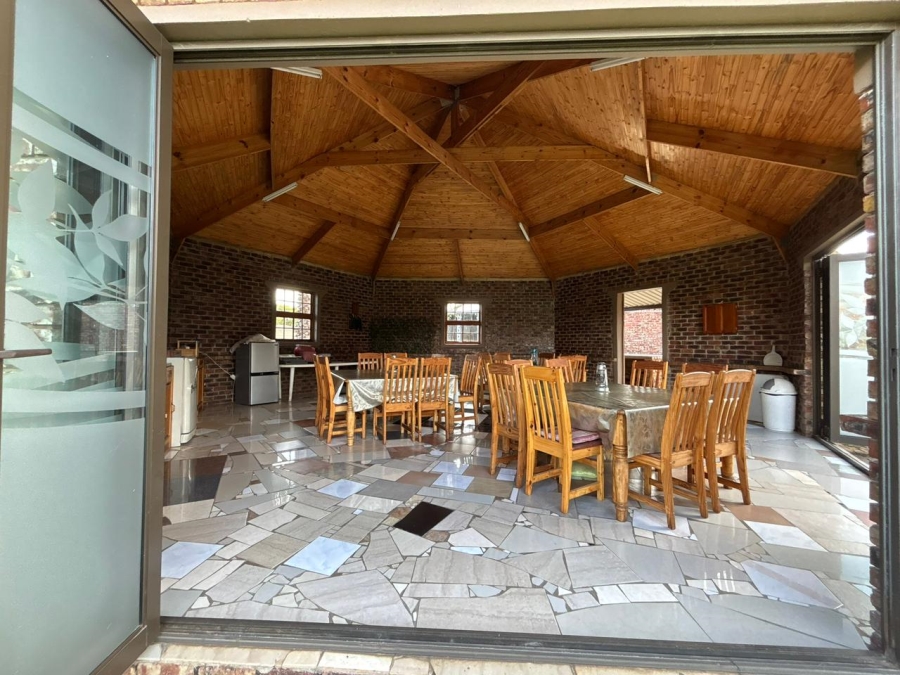 9 Bedroom Property for Sale in Unitas Park Gauteng