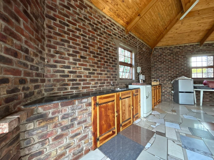 9 Bedroom Property for Sale in Unitas Park Gauteng