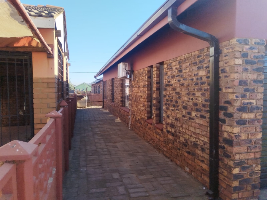 3 Bedroom Property for Sale in Sebokeng Zone 10 Gauteng