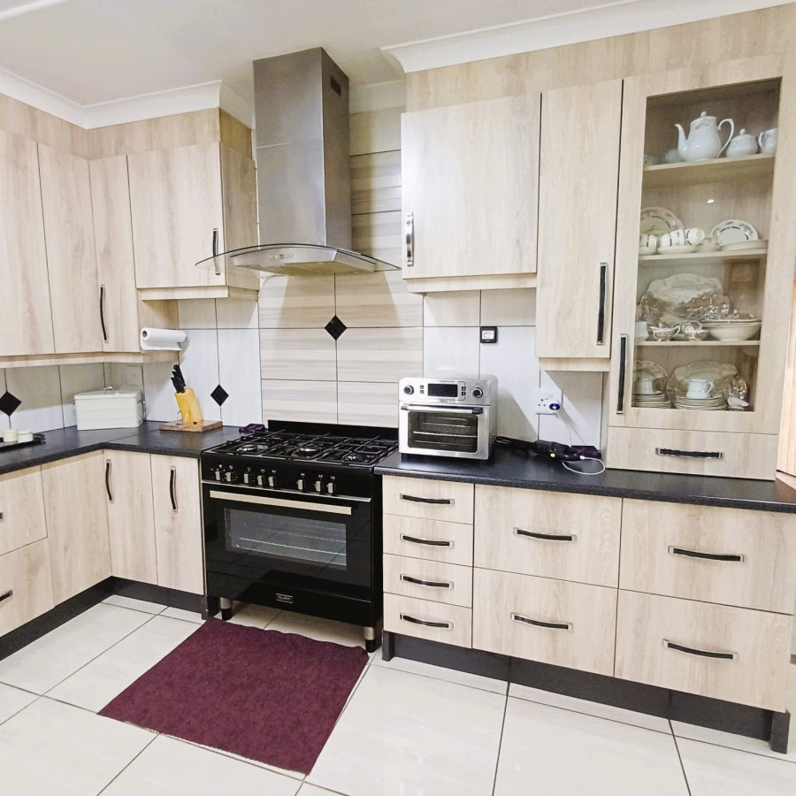 4 Bedroom Property for Sale in Meyerton Central Gauteng