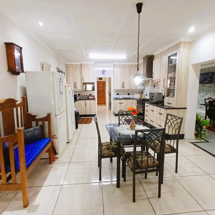 4 Bedroom Property for Sale in Meyerton Central Gauteng