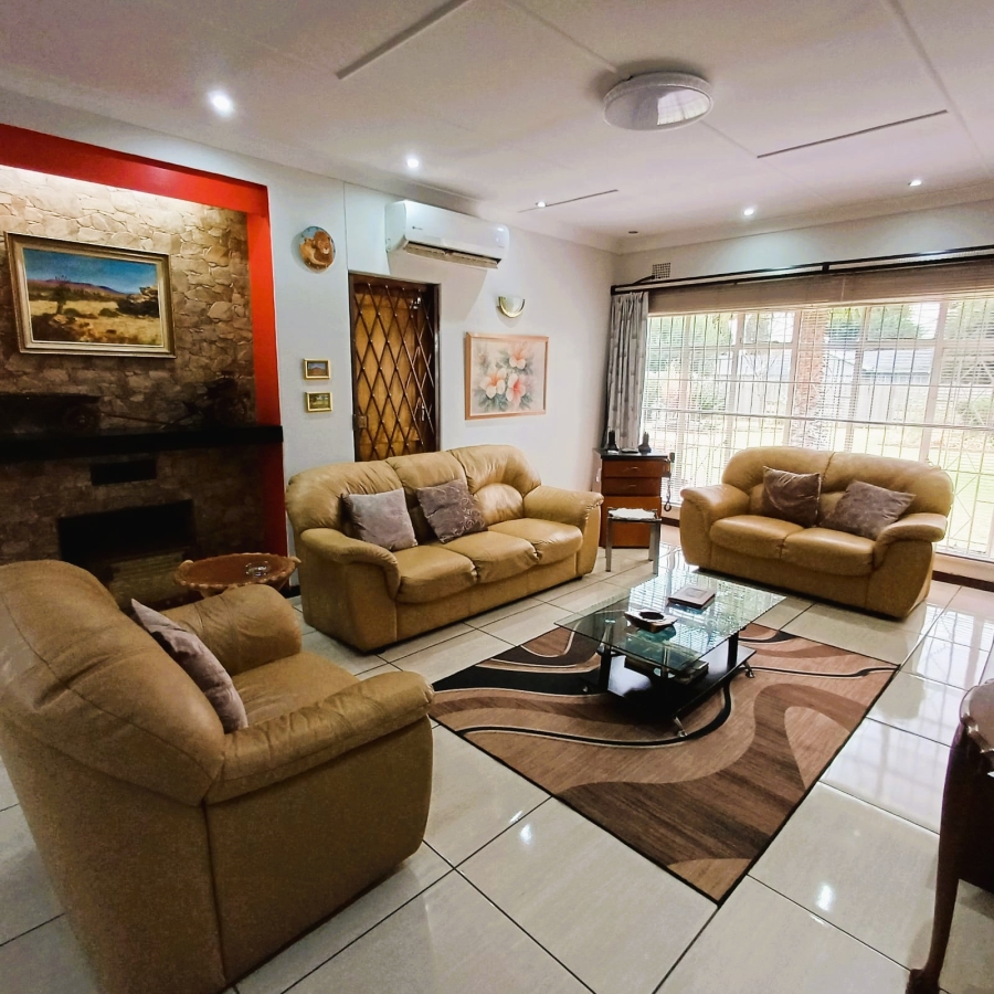 4 Bedroom Property for Sale in Meyerton Central Gauteng
