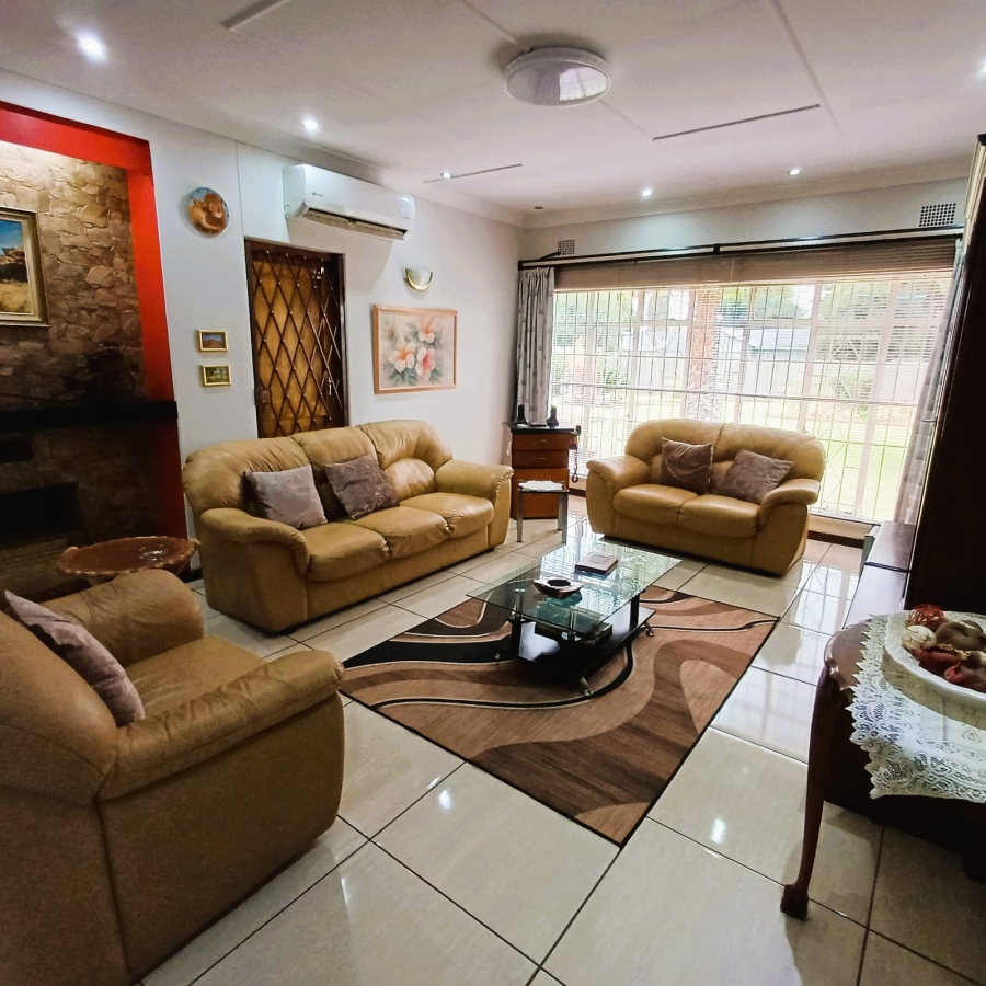 4 Bedroom Property for Sale in Meyerton Central Gauteng