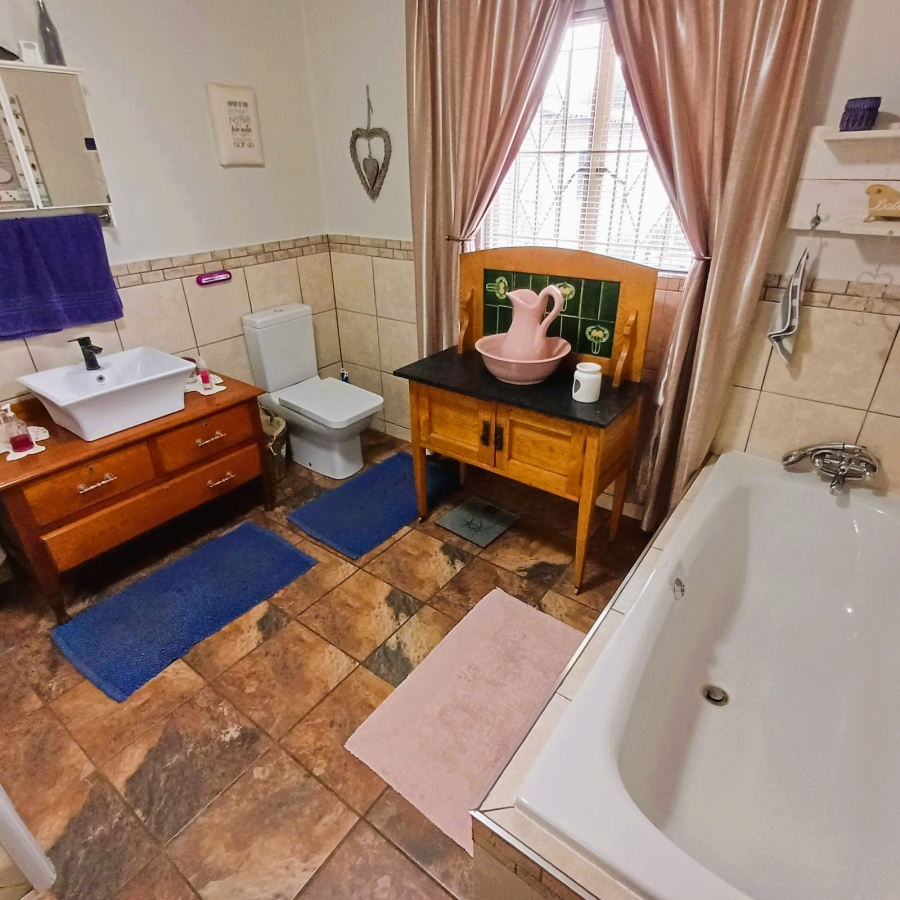 4 Bedroom Property for Sale in Meyerton Central Gauteng