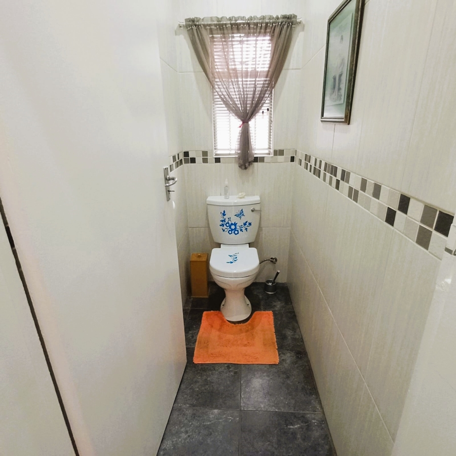 4 Bedroom Property for Sale in Meyerton Central Gauteng