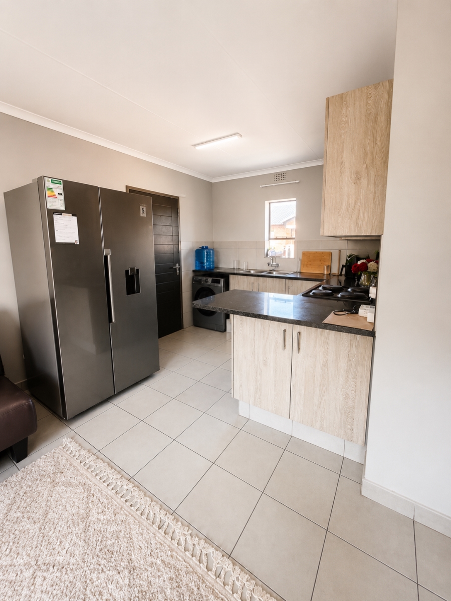 2 Bedroom Property for Sale in Heuweloord Gauteng