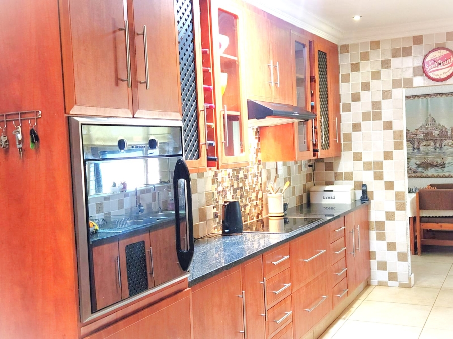 4 Bedroom Property for Sale in Doringkloof Gauteng
