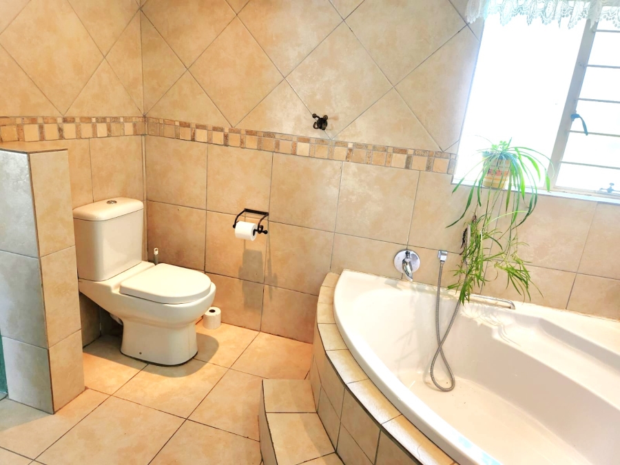 4 Bedroom Property for Sale in Doringkloof Gauteng