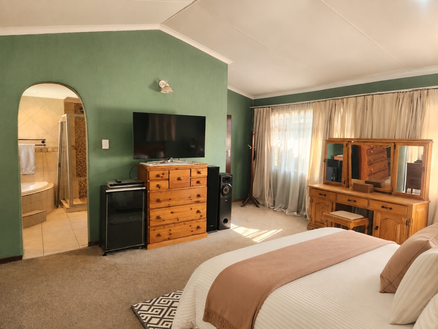 4 Bedroom Property for Sale in Doringkloof Gauteng