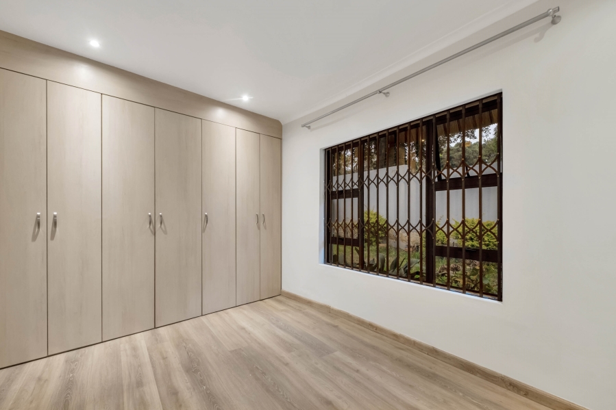 6 Bedroom Property for Sale in Morningside Manor Gauteng