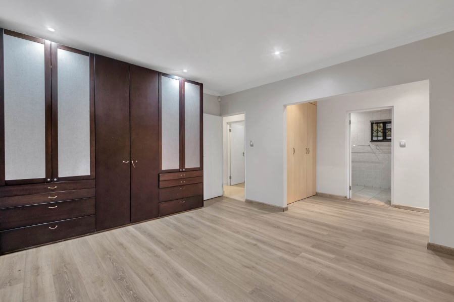 6 Bedroom Property for Sale in Morningside Manor Gauteng