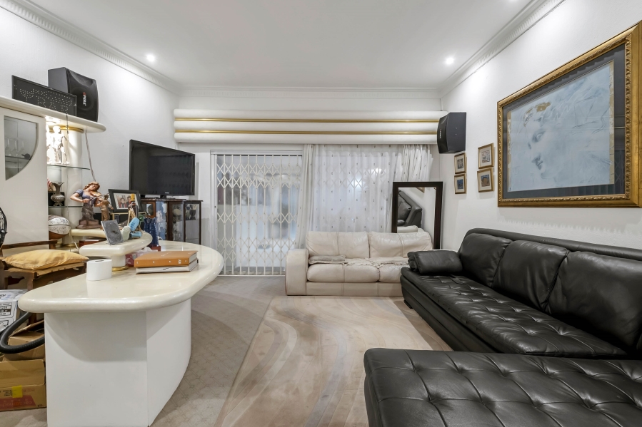 6 Bedroom Property for Sale in Morningside Gauteng