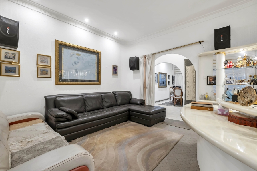 6 Bedroom Property for Sale in Morningside Gauteng
