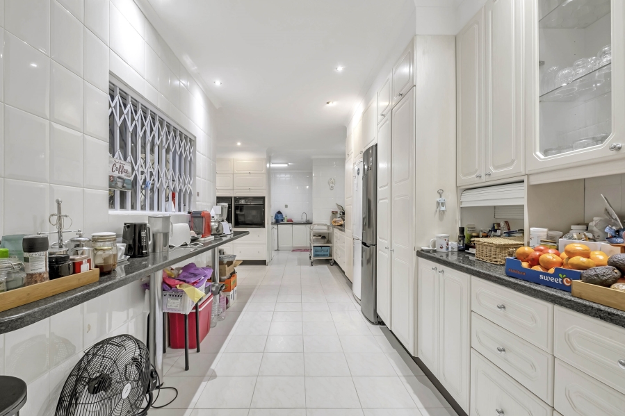 6 Bedroom Property for Sale in Morningside Gauteng