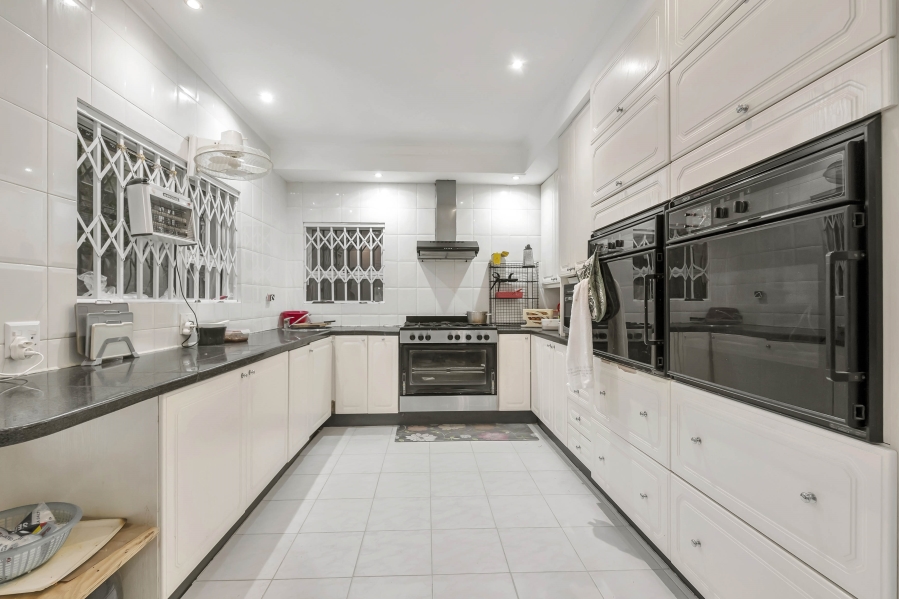 6 Bedroom Property for Sale in Morningside Gauteng