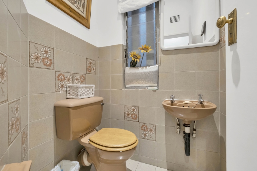 6 Bedroom Property for Sale in Morningside Gauteng