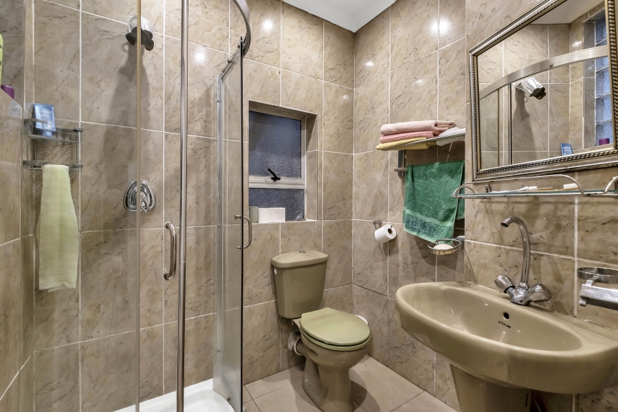 6 Bedroom Property for Sale in Morningside Gauteng