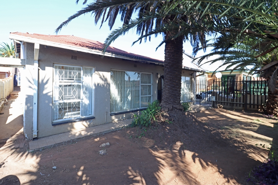 5 Bedroom Property for Sale in Orange Grove Gauteng