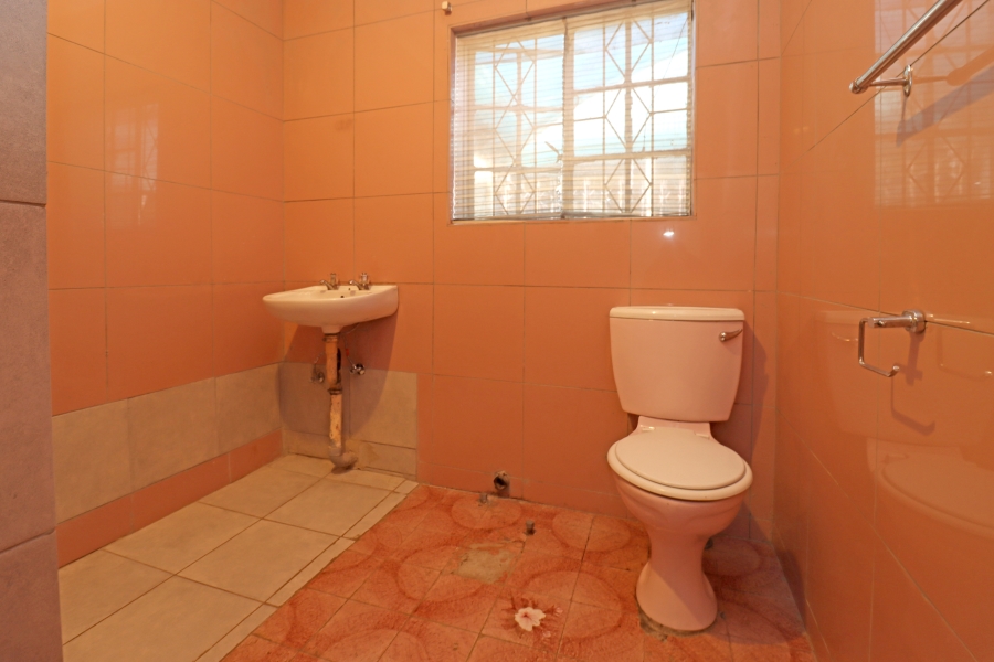 5 Bedroom Property for Sale in Orange Grove Gauteng