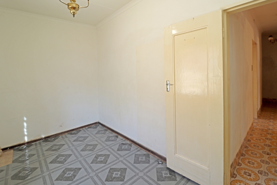 5 Bedroom Property for Sale in Orange Grove Gauteng