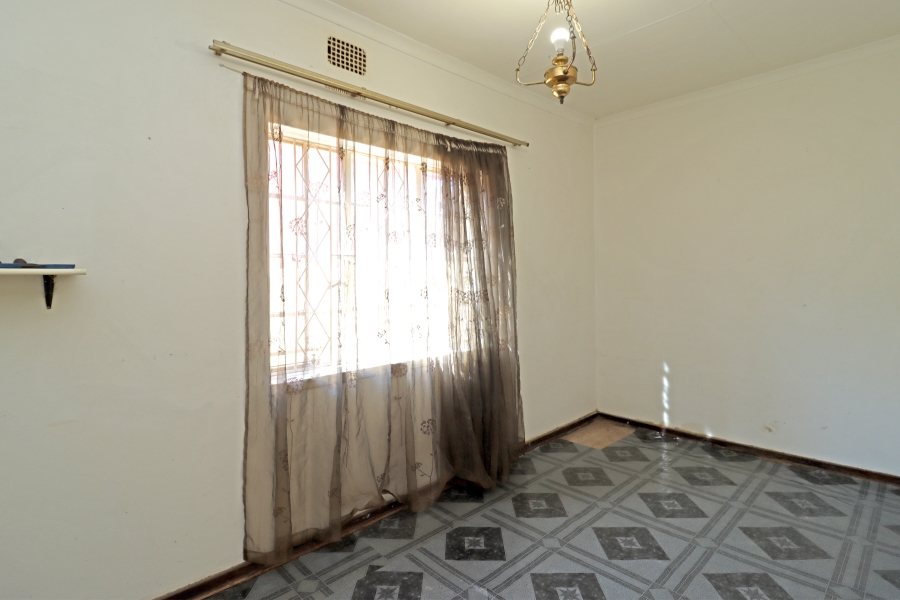 5 Bedroom Property for Sale in Orange Grove Gauteng
