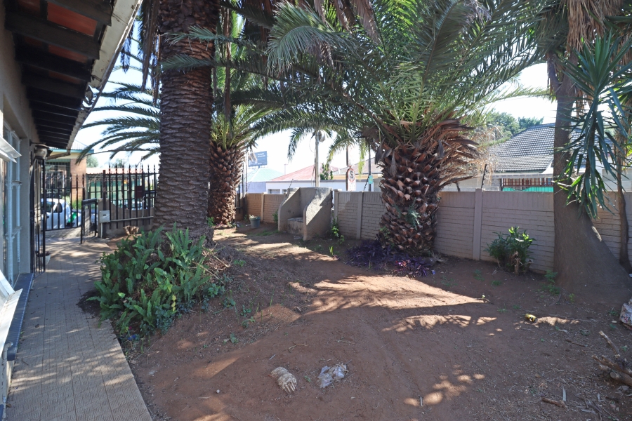5 Bedroom Property for Sale in Orange Grove Gauteng